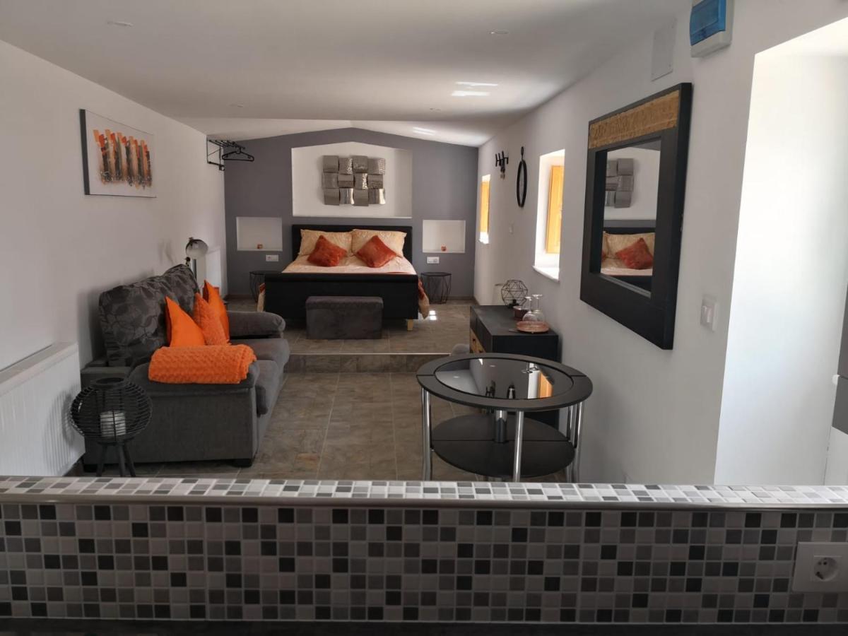 Ferienwohnung Cortijo Calma - Countryside Peace & Tranquility Oria Exterior foto